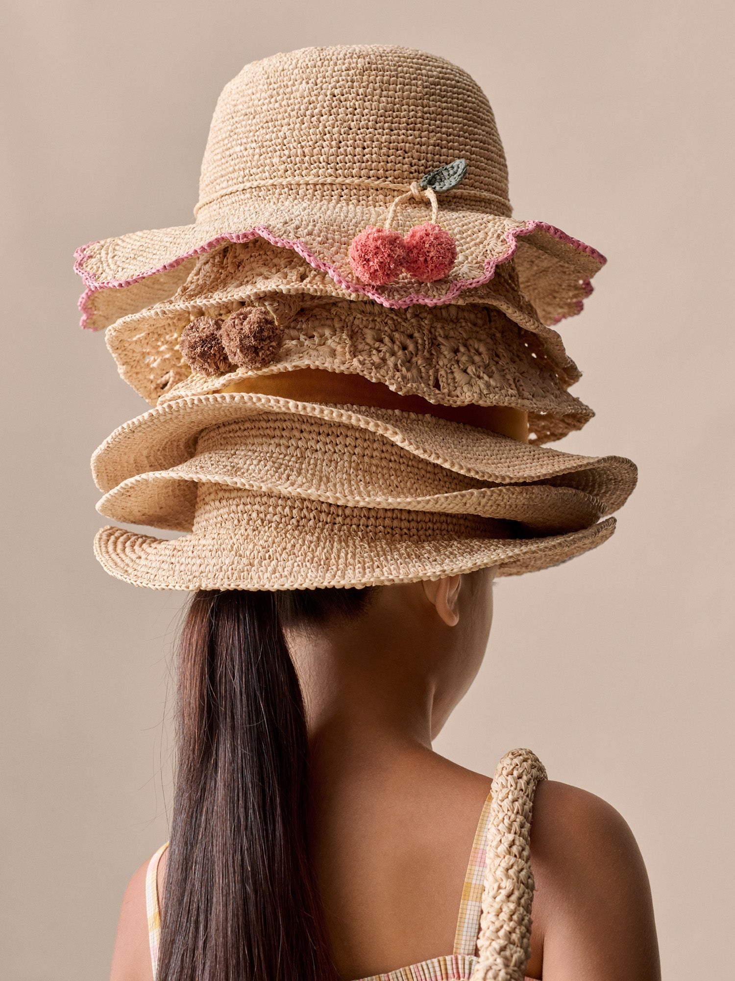 chapeau de soleil tressé à la main