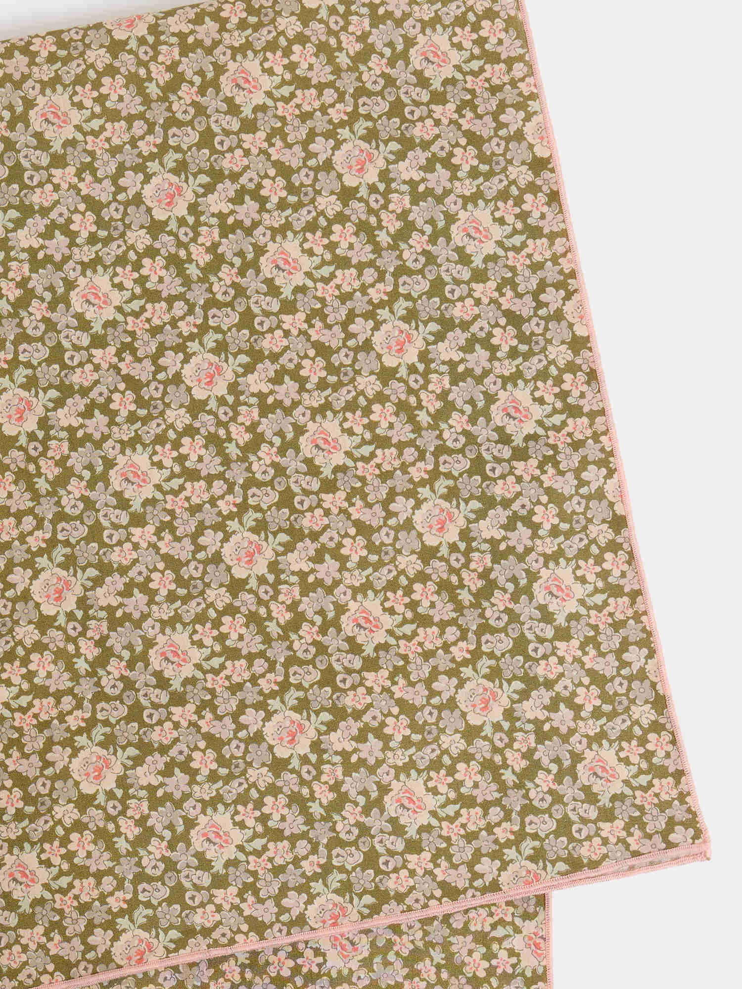 écharpe en tissu de coton biologique avec fleurs vert lime