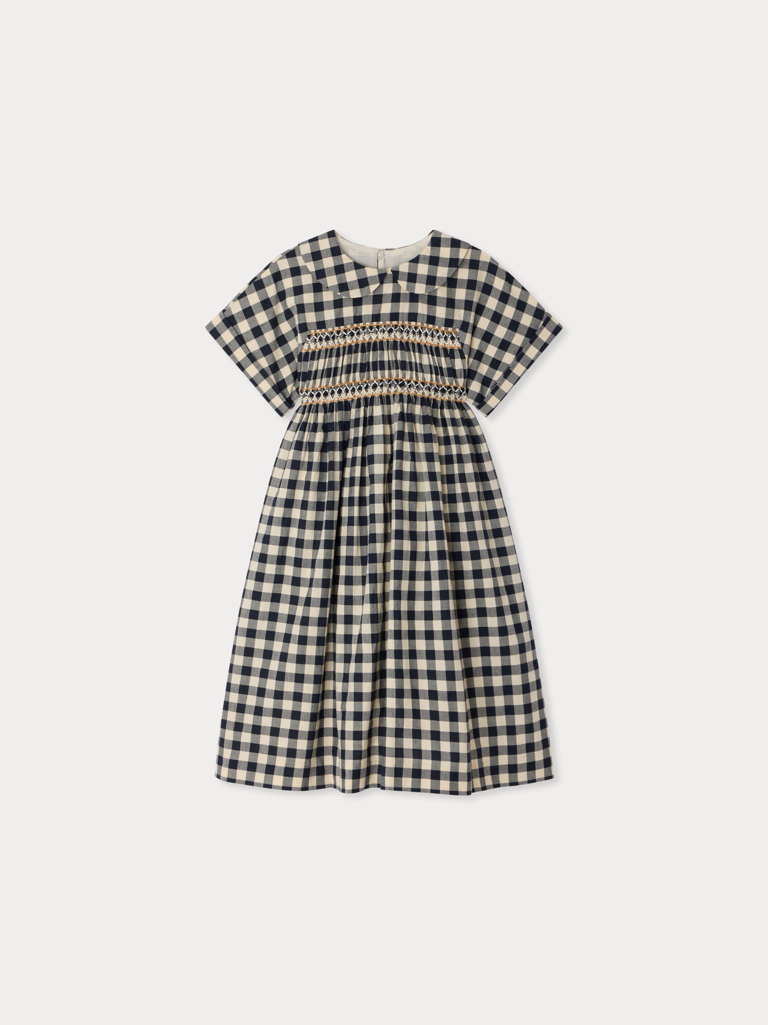 robe smockée et brodée à la main