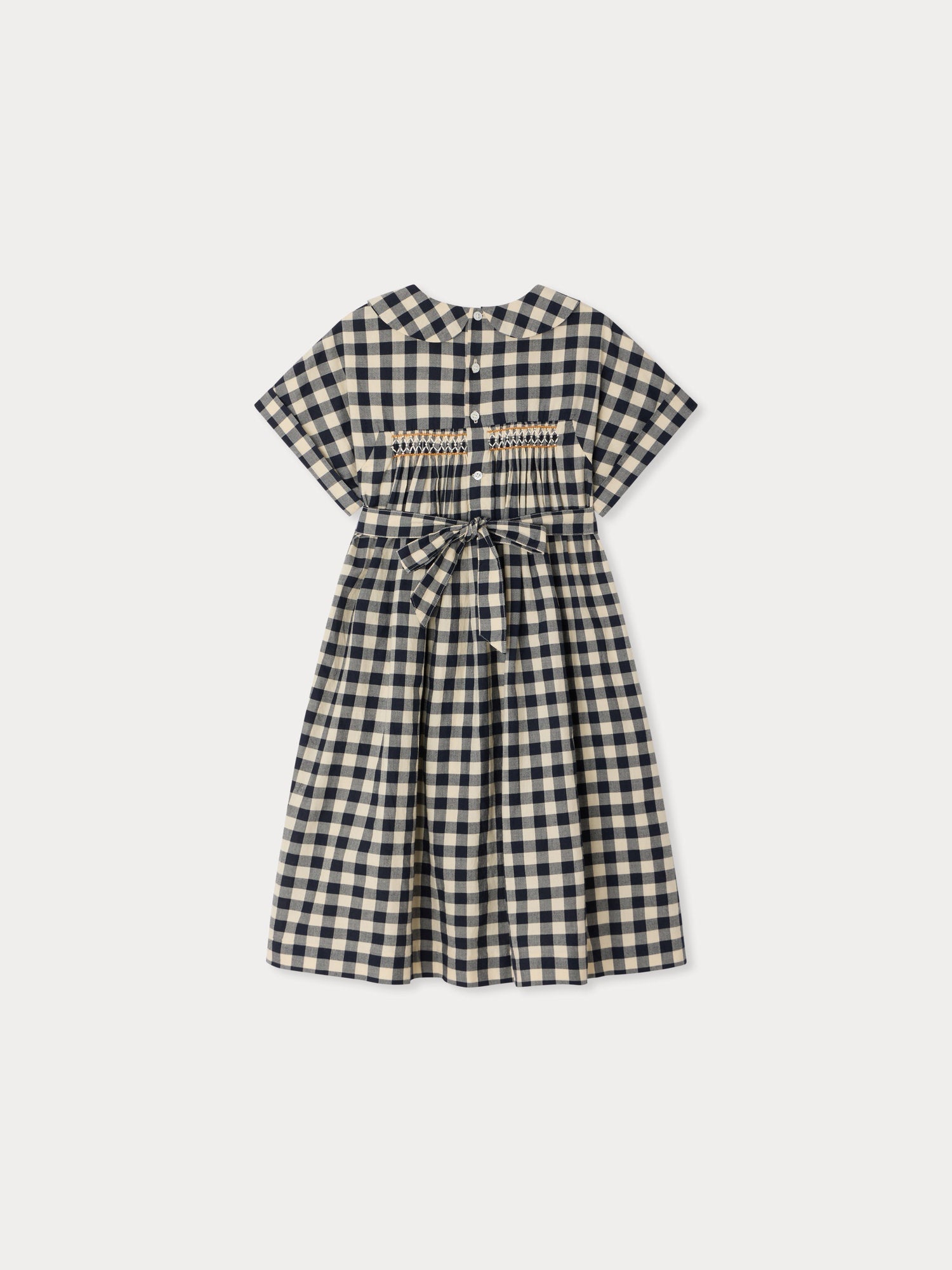 robe smockée et brodée à la main