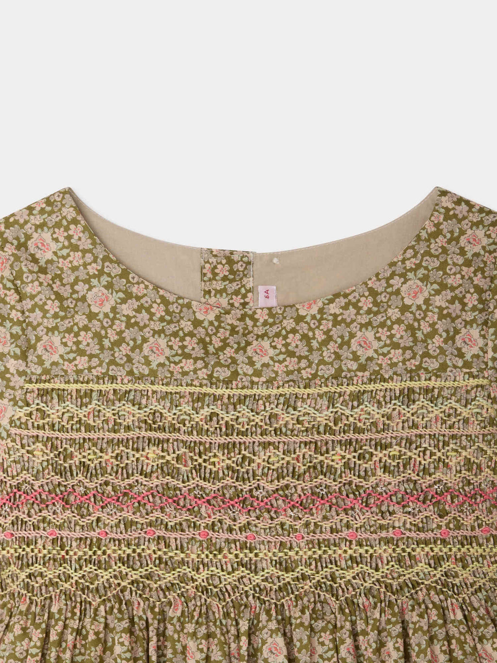 robe smockée et brodée à la main en tissu de coton biologique